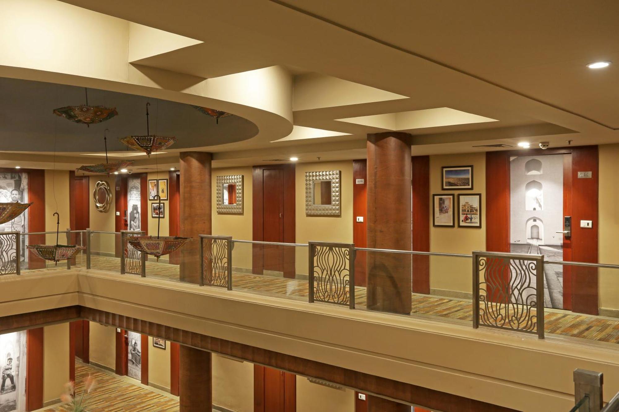 Vesta International Hotel Jaipur Buitenkant foto