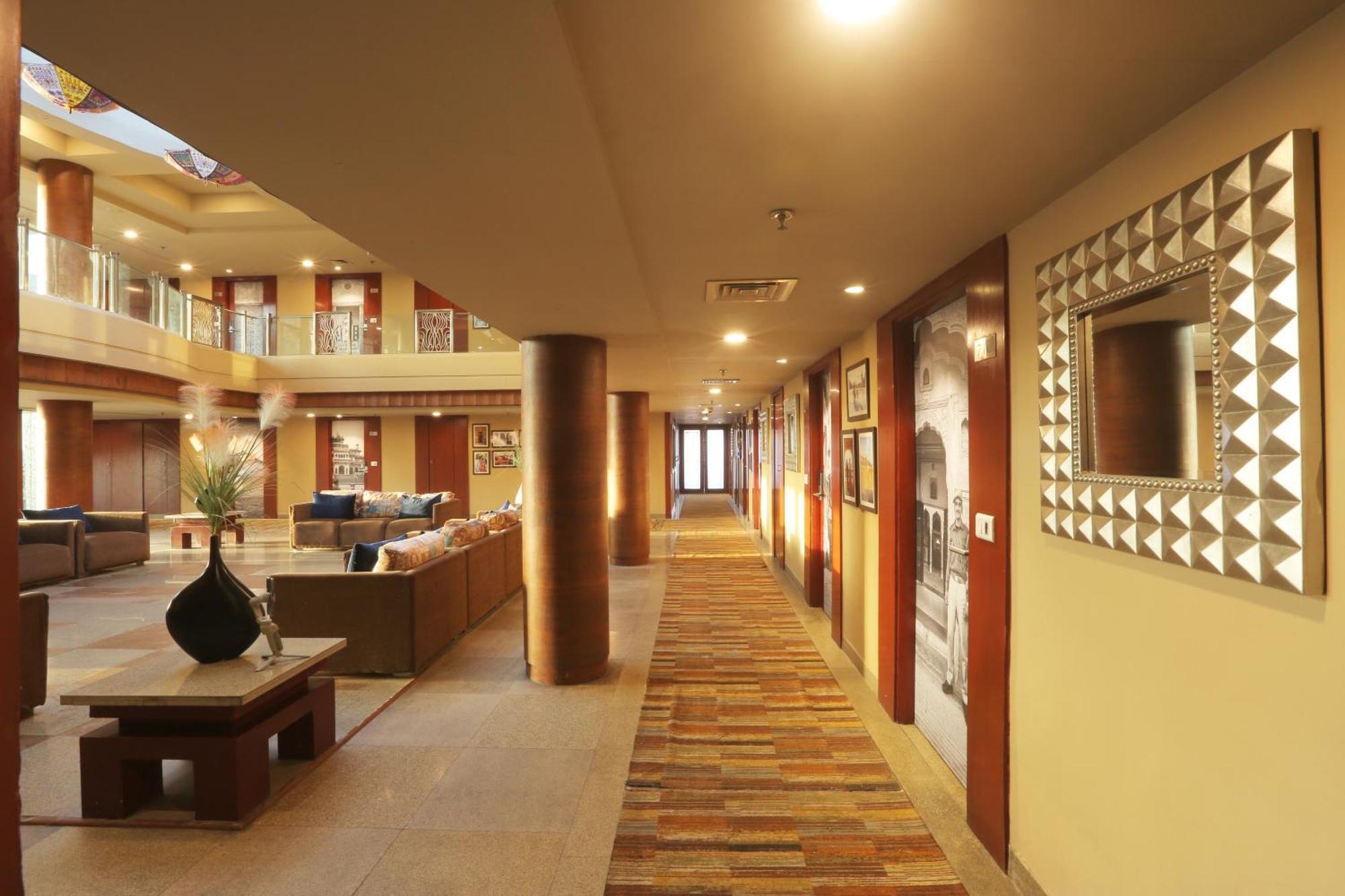 Vesta International Hotel Jaipur Buitenkant foto