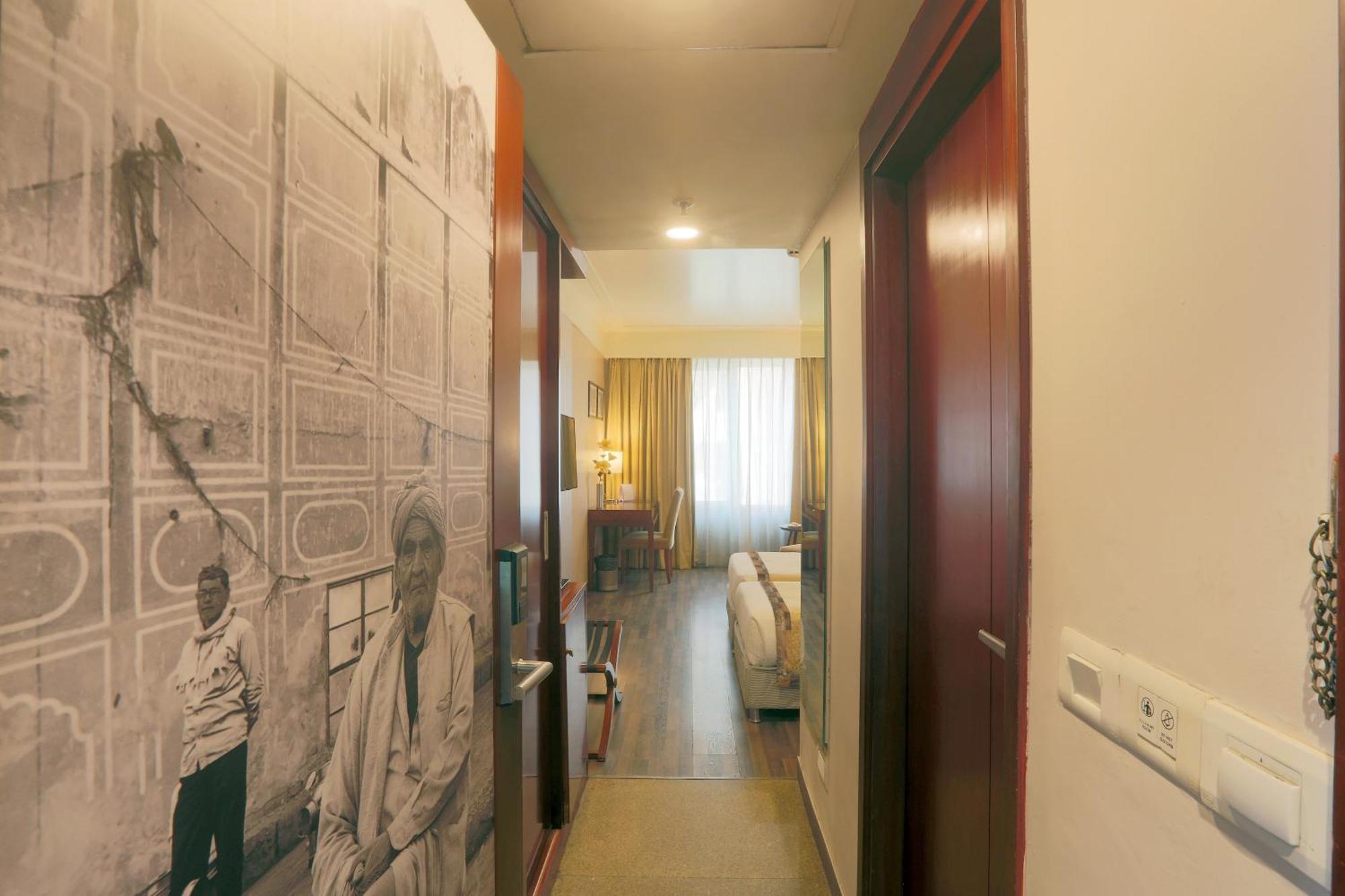 Vesta International Hotel Jaipur Buitenkant foto